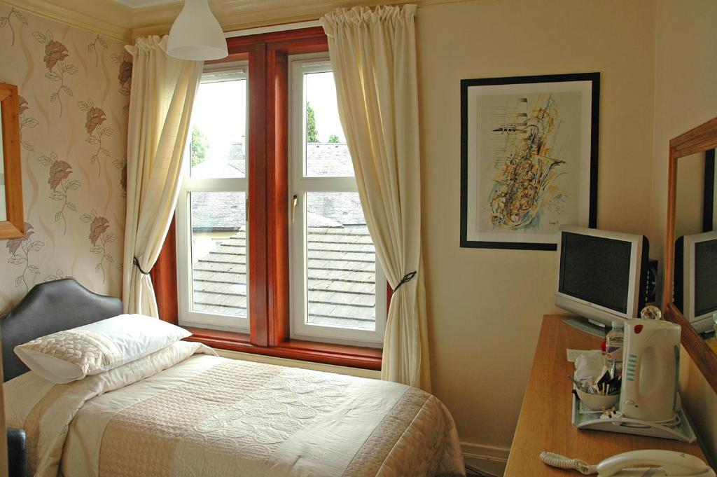 Pitreavie Guest House Dunfermline Oda fotoğraf