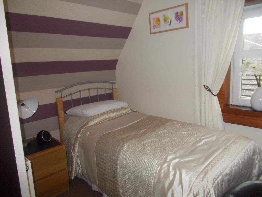 Pitreavie Guest House Dunfermline Oda fotoğraf
